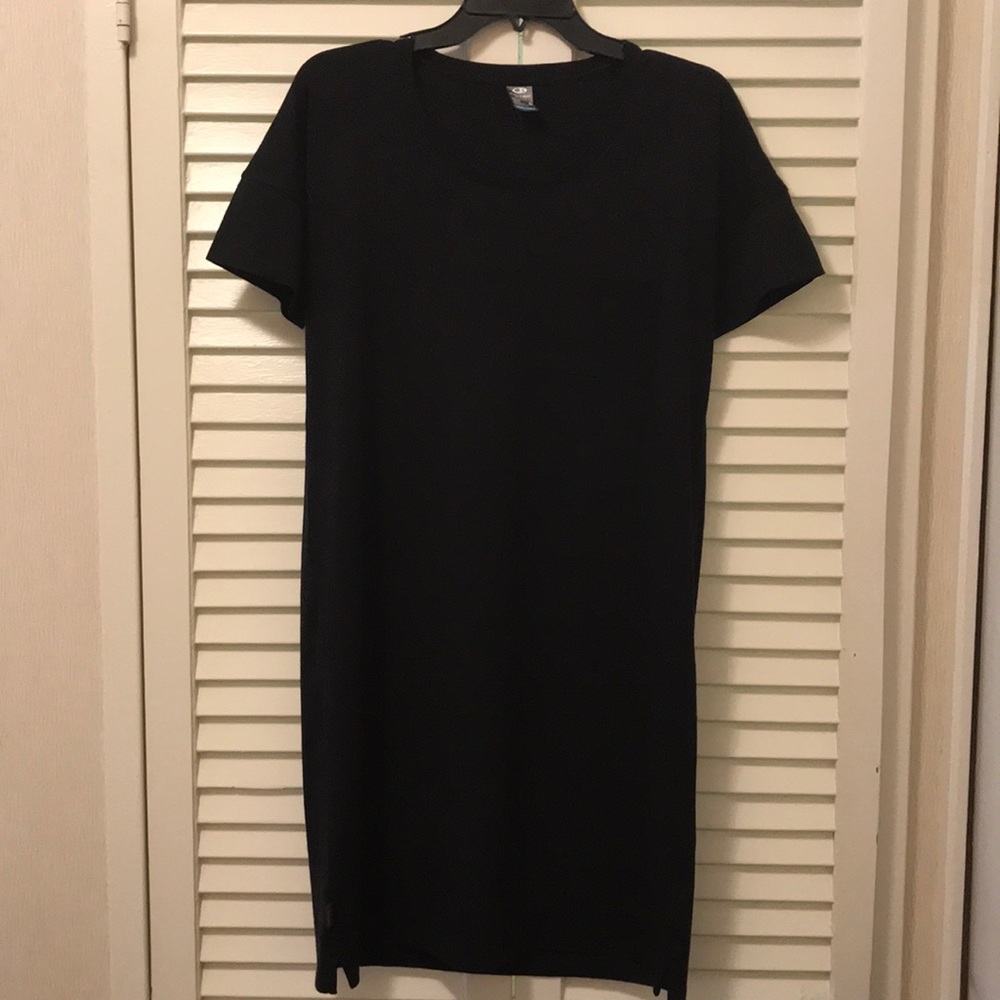 Icebreaker casual wool blend dress.   Brand new.